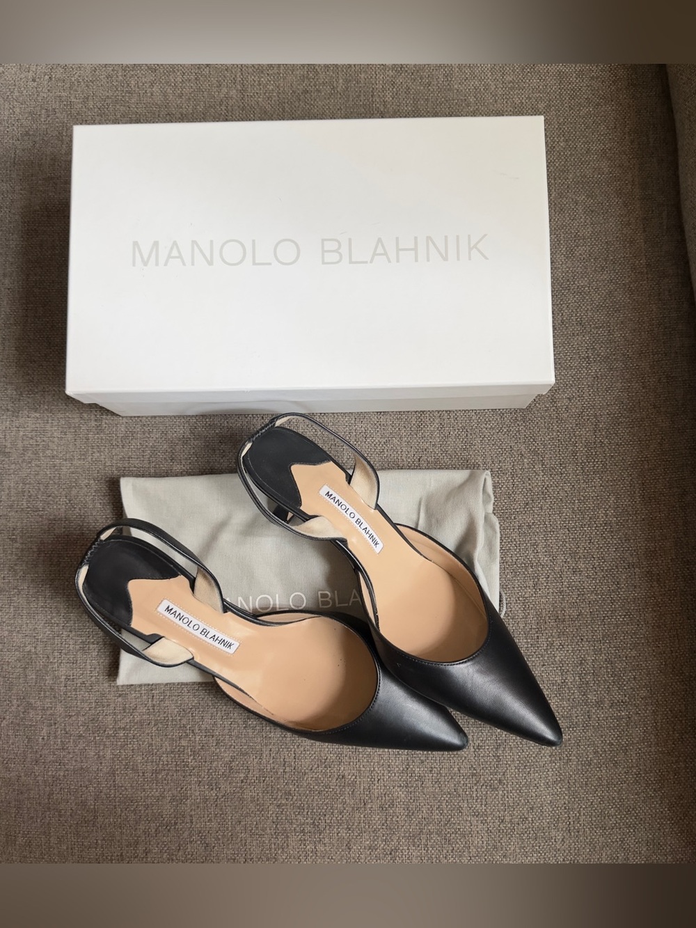 Manolo Blahnik Carolyn black leather heels - Picture 2 of 10